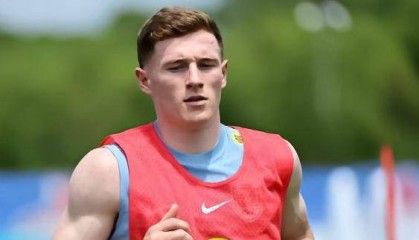 曼联智选法甲全能中场桑加雷，以3400万英镑抢占性价比优势